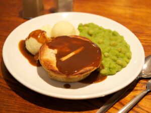 Steak pie peas and gravy